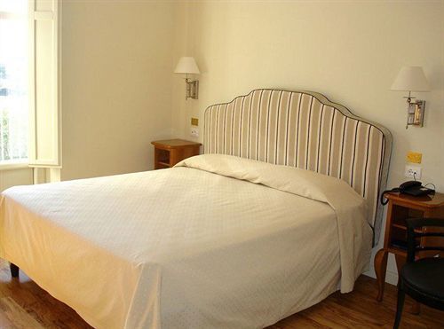 Hotel Certosa Падула Экстерьер фото